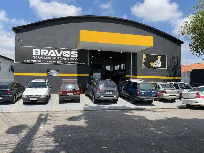Logo BRAVOS SERVIÇOS AUTOMOTIVO 